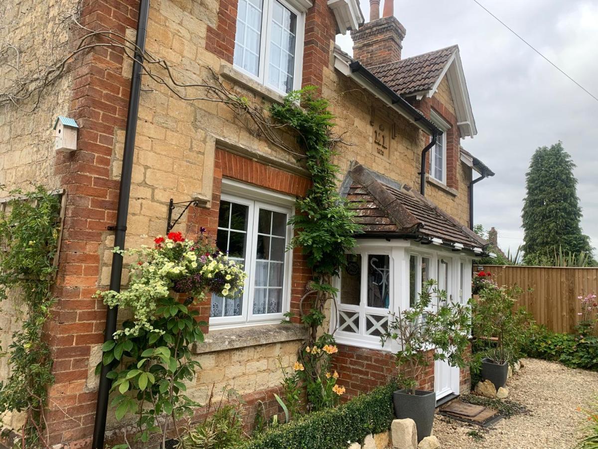 Sunshine CottageStudley  エクステリア 写真