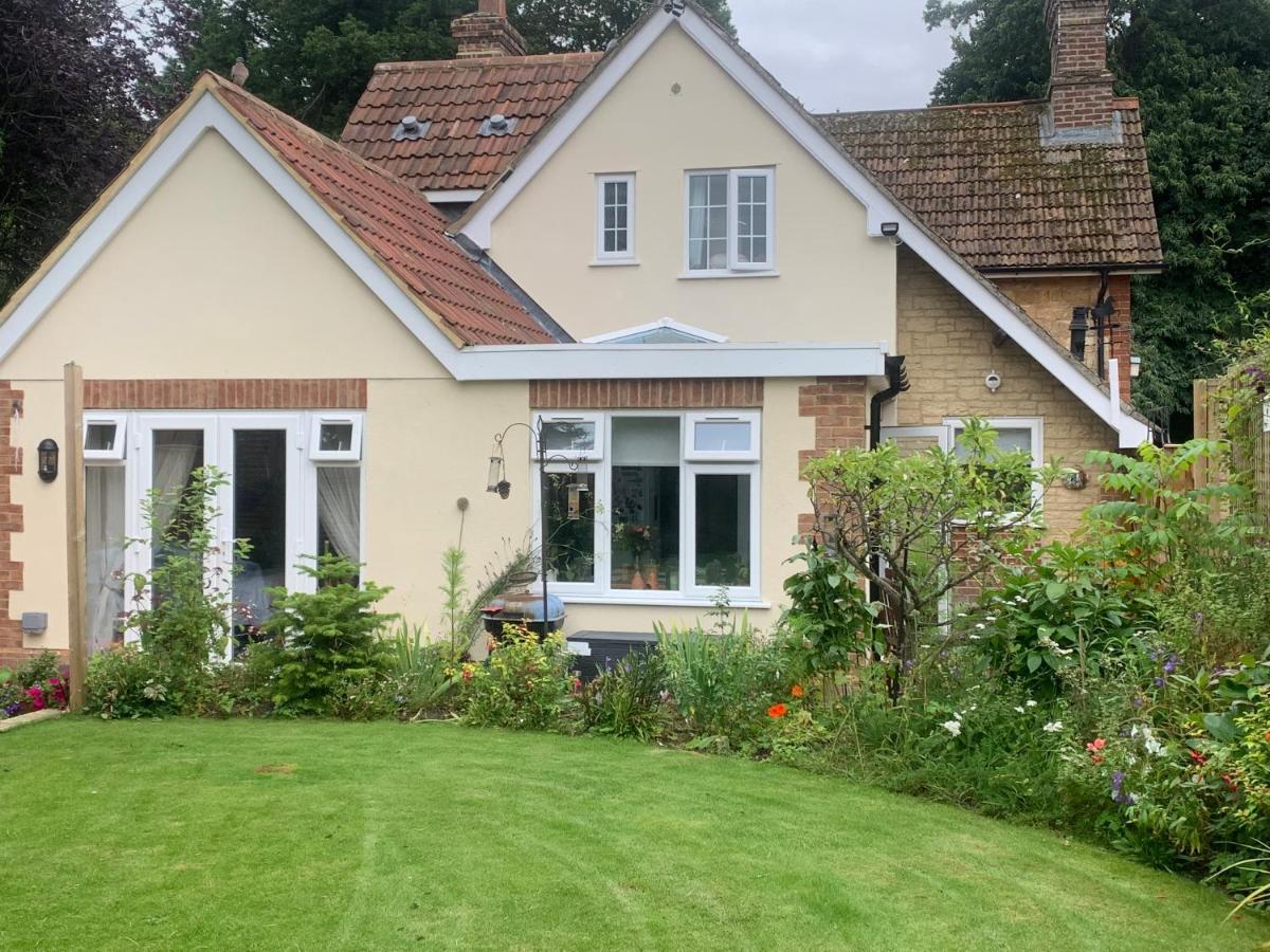 Sunshine CottageStudley  エクステリア 写真